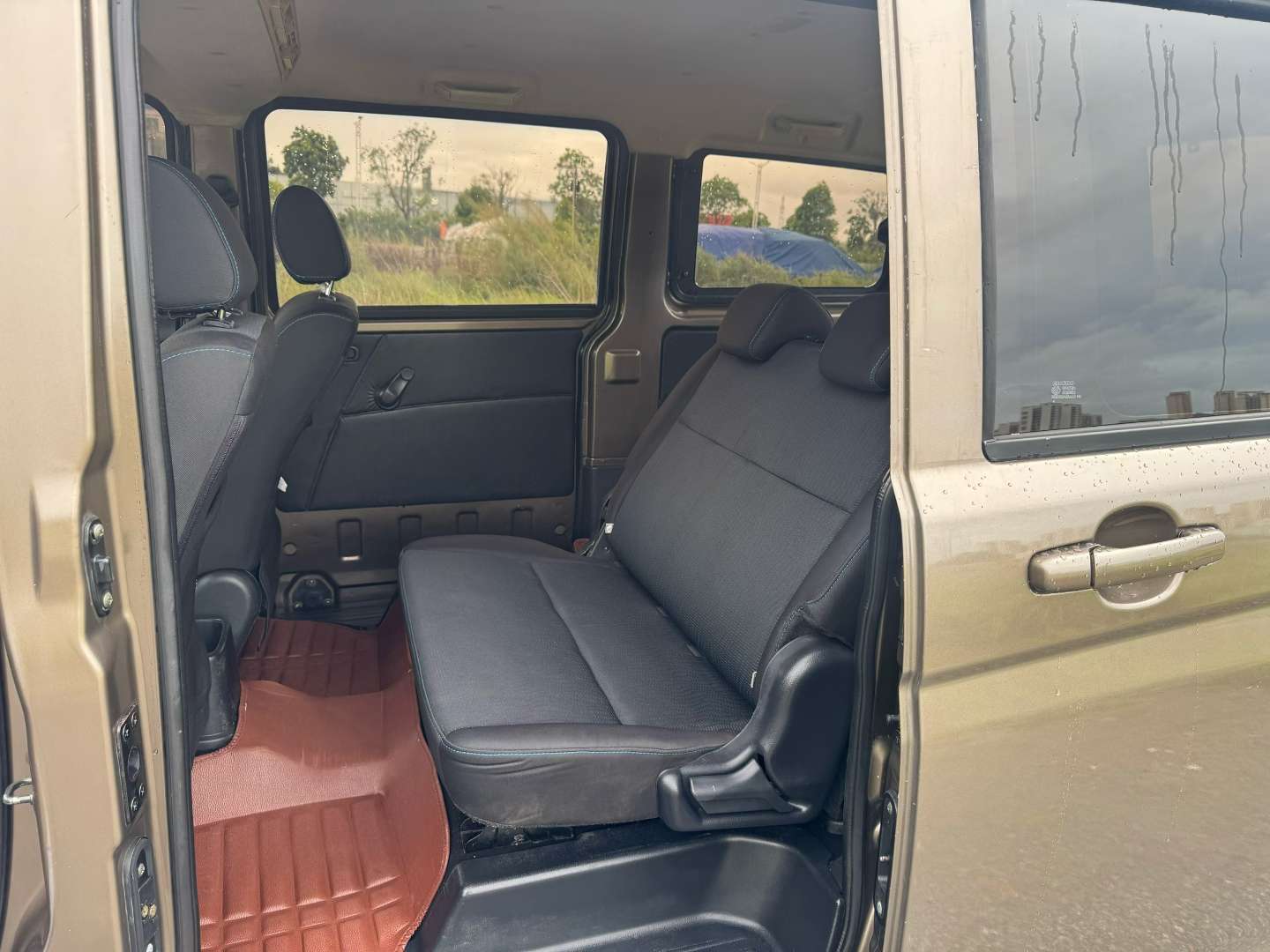 Changan Ouno 1.5L Manual 7-Seater 9