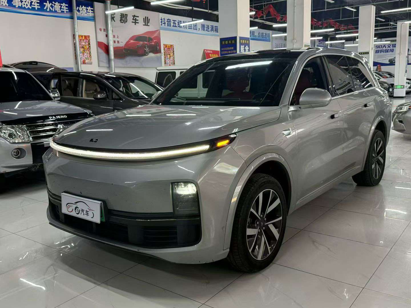 Li Auto L8 3