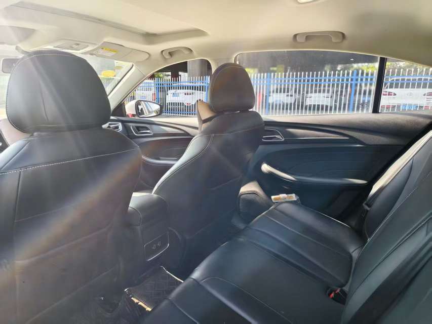 Roewe i5 1.5L Automatic High Trim 5
