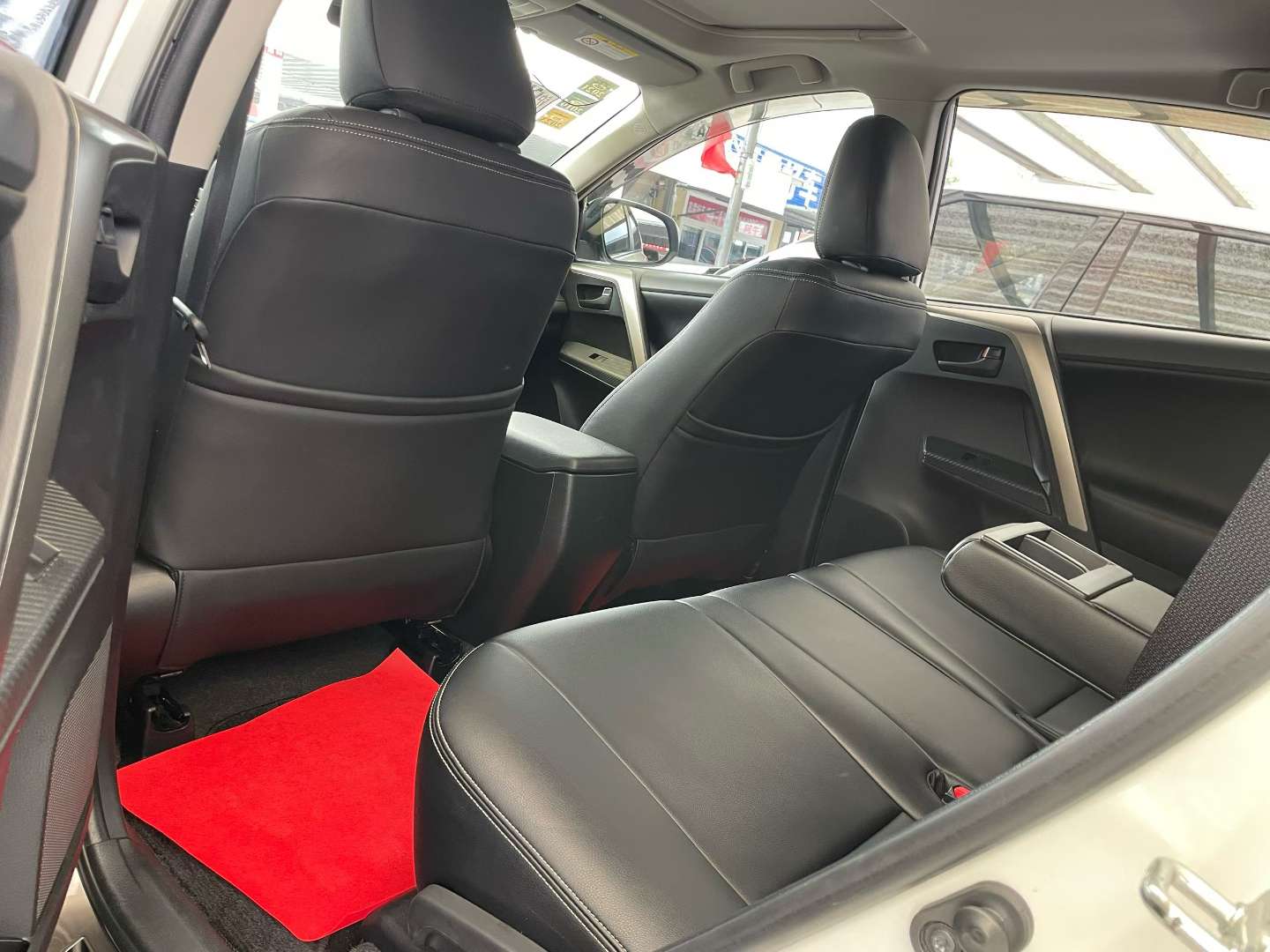 Toyota RAV4 2.0L Automatic Style Edition 3