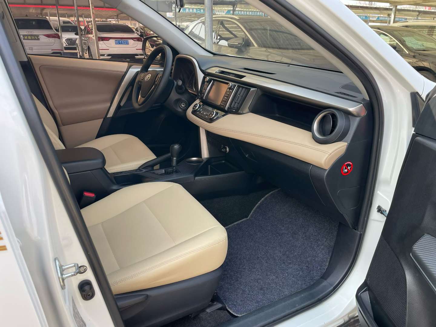 Toyota RAV4 2.0L Automatic 2WD 6