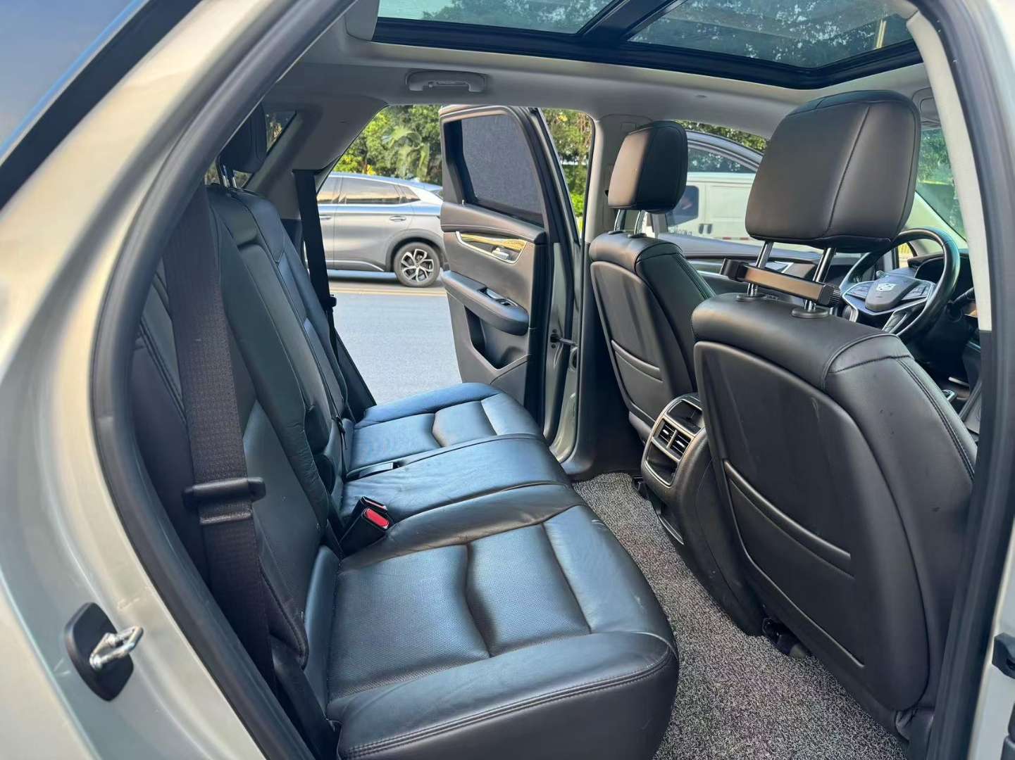 Cadillac XT5 2.0T Automatic Sunroof FWD Luxury Edition 25T 7