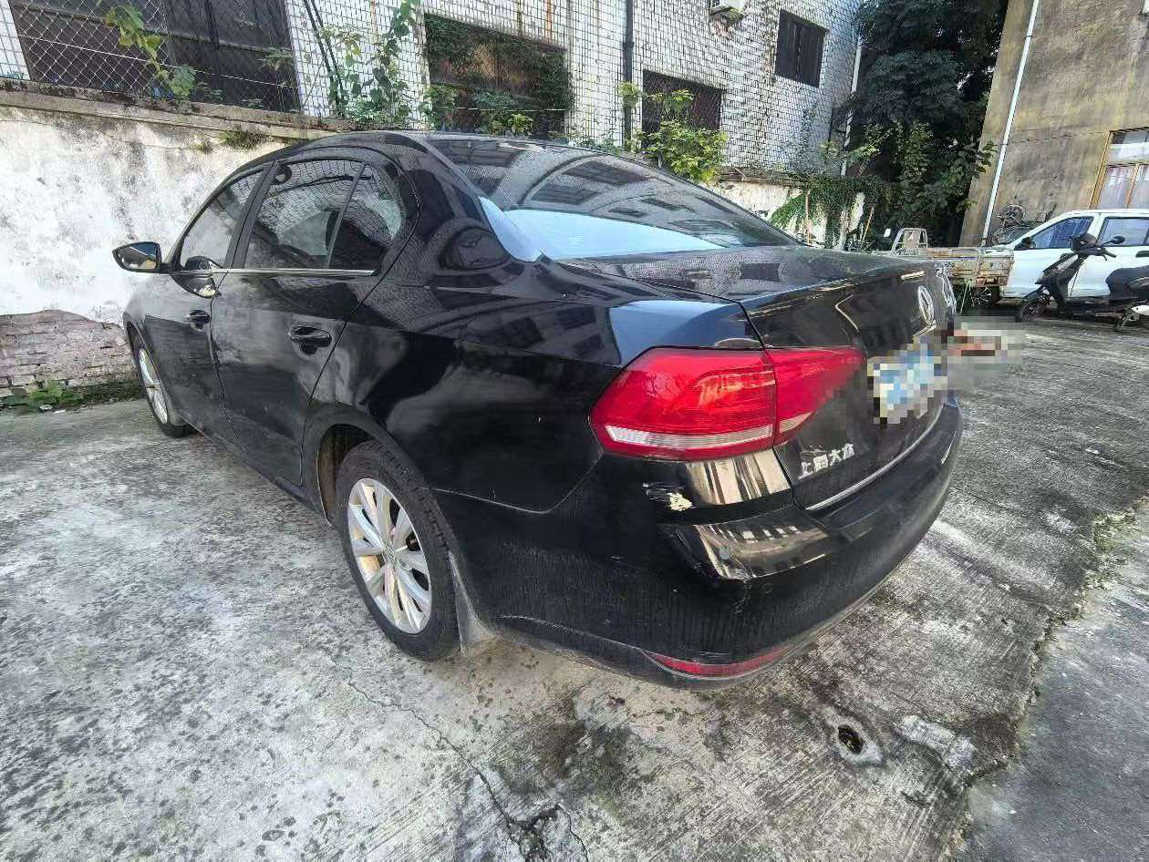 Volkswagen Lavida 4