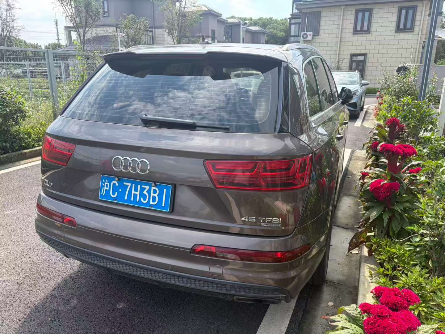 Audi Q7 45 Sport 5