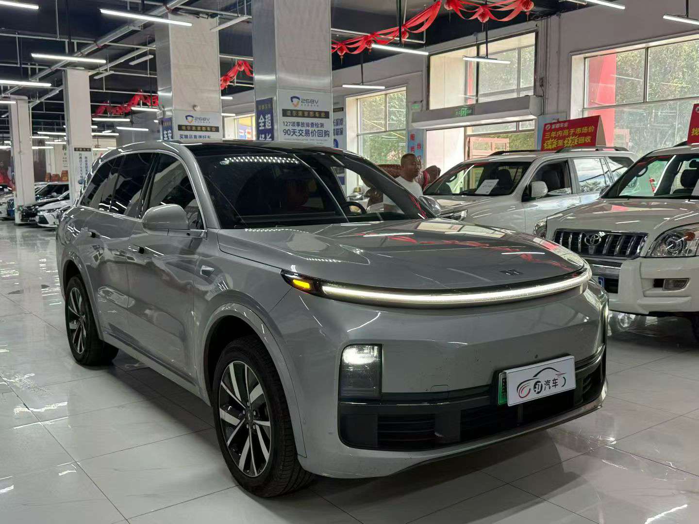 Li Auto L8