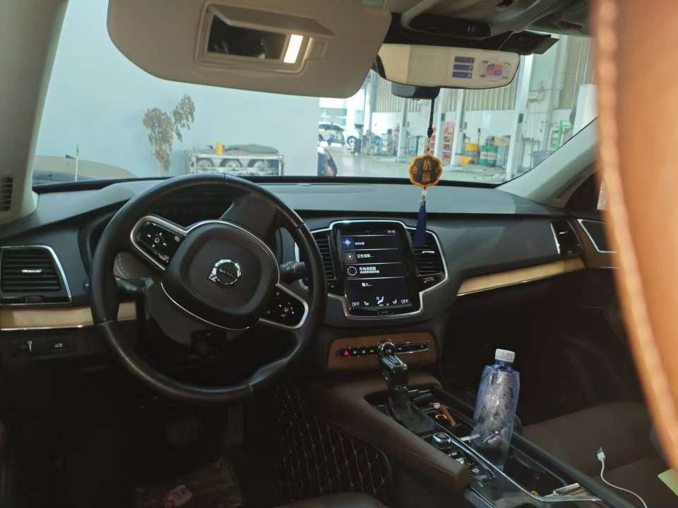 Volvo XC90 6