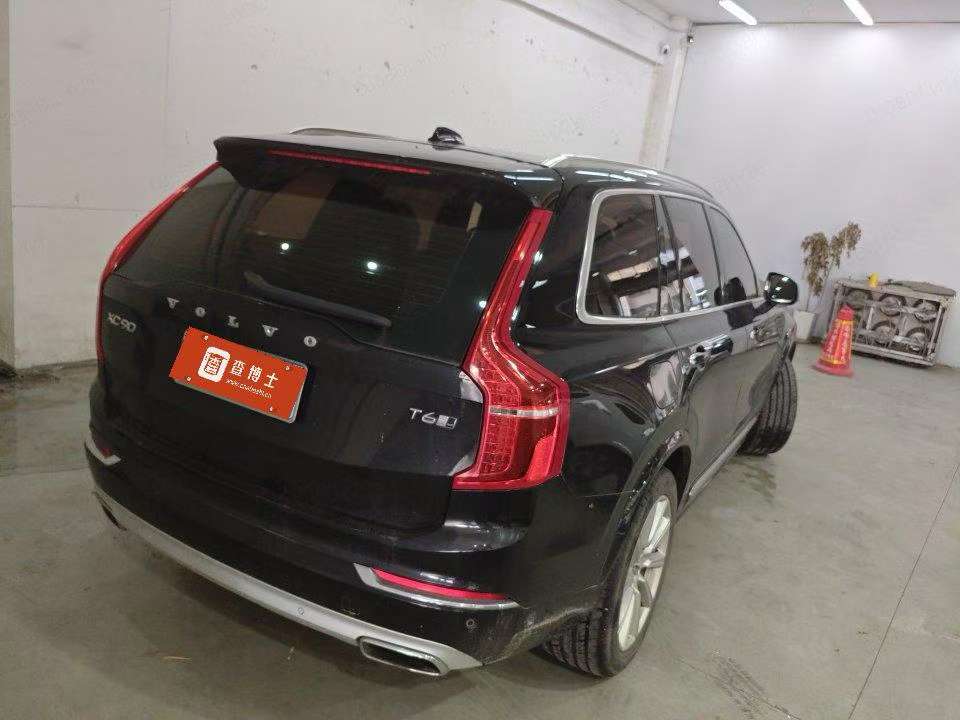 Volvo XC90 9