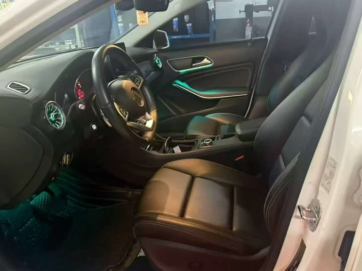 Mercedes-Benz GLA 200 Fashion 6
