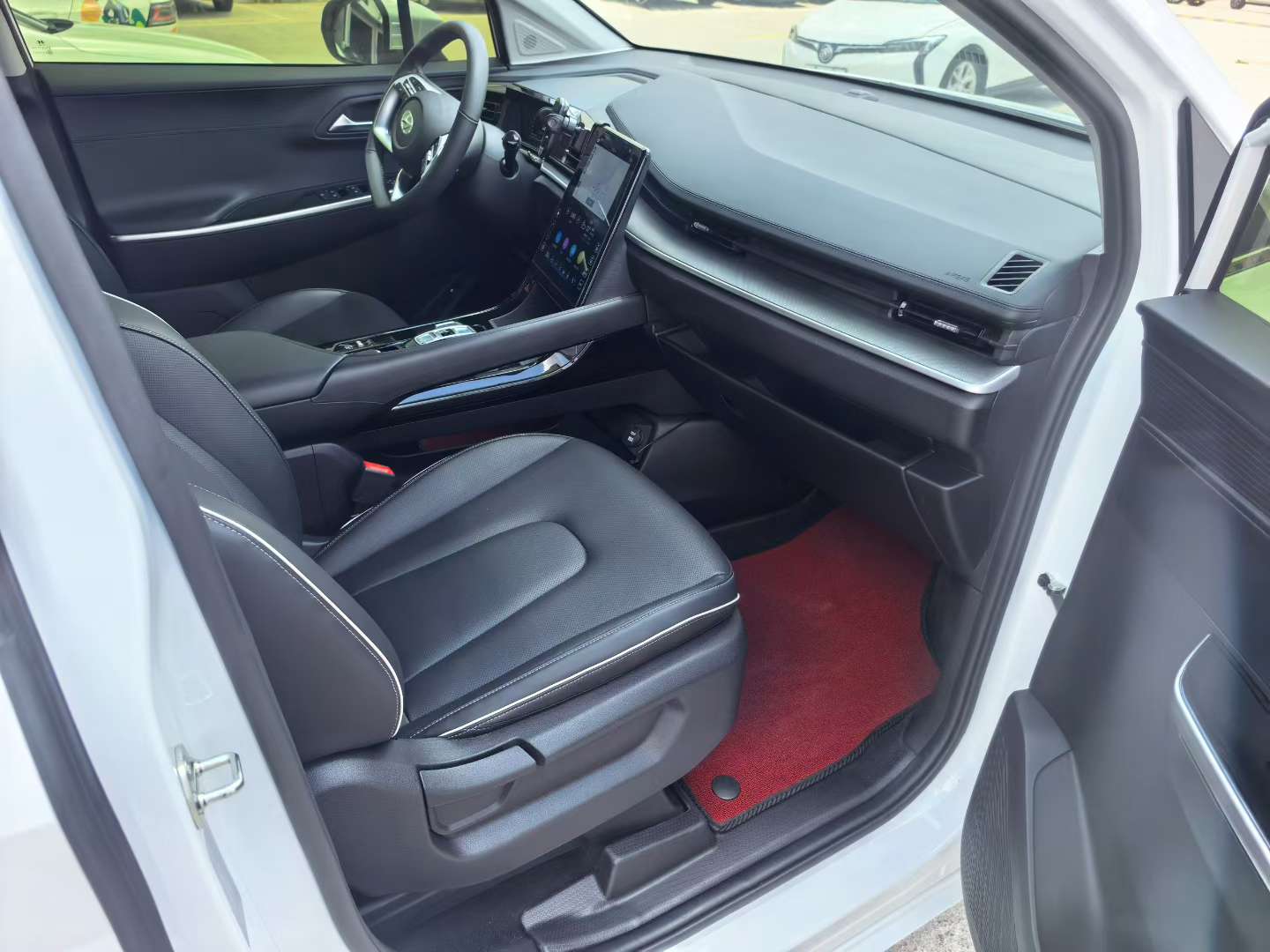 Hyundai Cuasut 270TGDI LUX Premium Edition 3