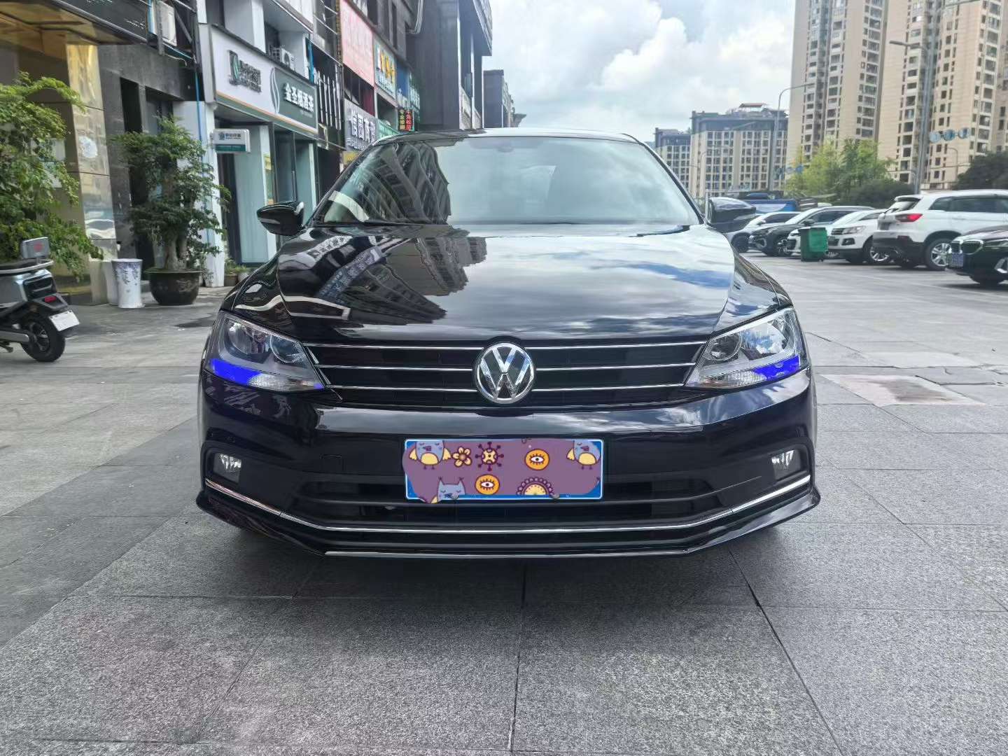 Volkswagen Sagitar 1.6L Manual Sunroof 2