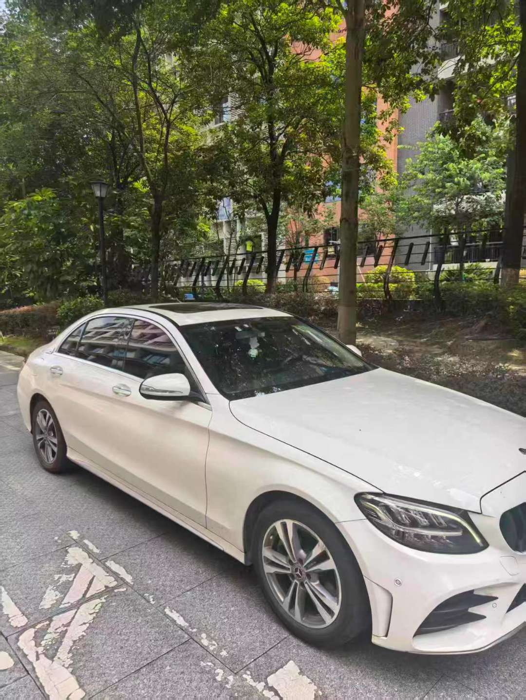 Mercedes-Benz C-Class 2