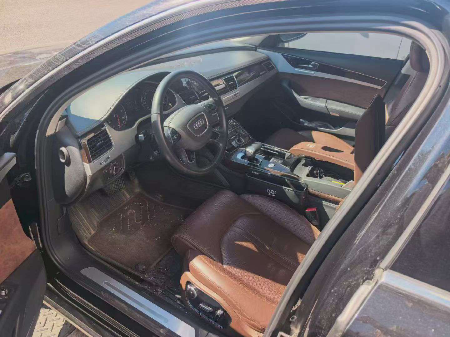 Audi A8L 6