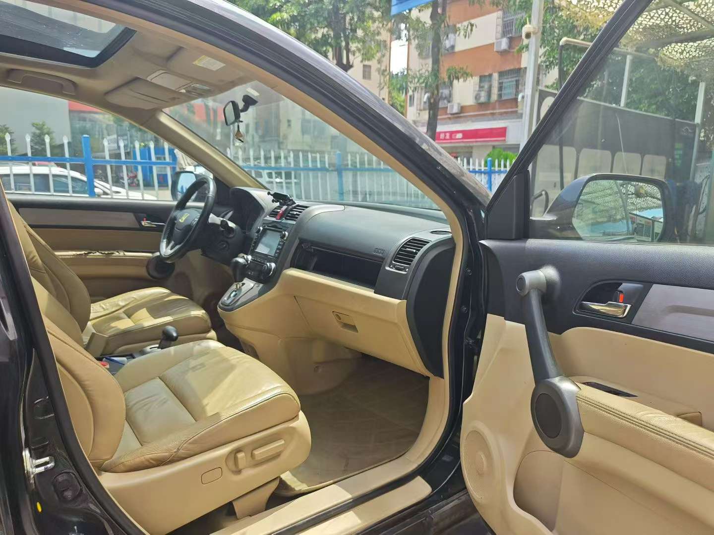 Honda CR-V 2.4L Automatic 4WD Luxury Edition 6