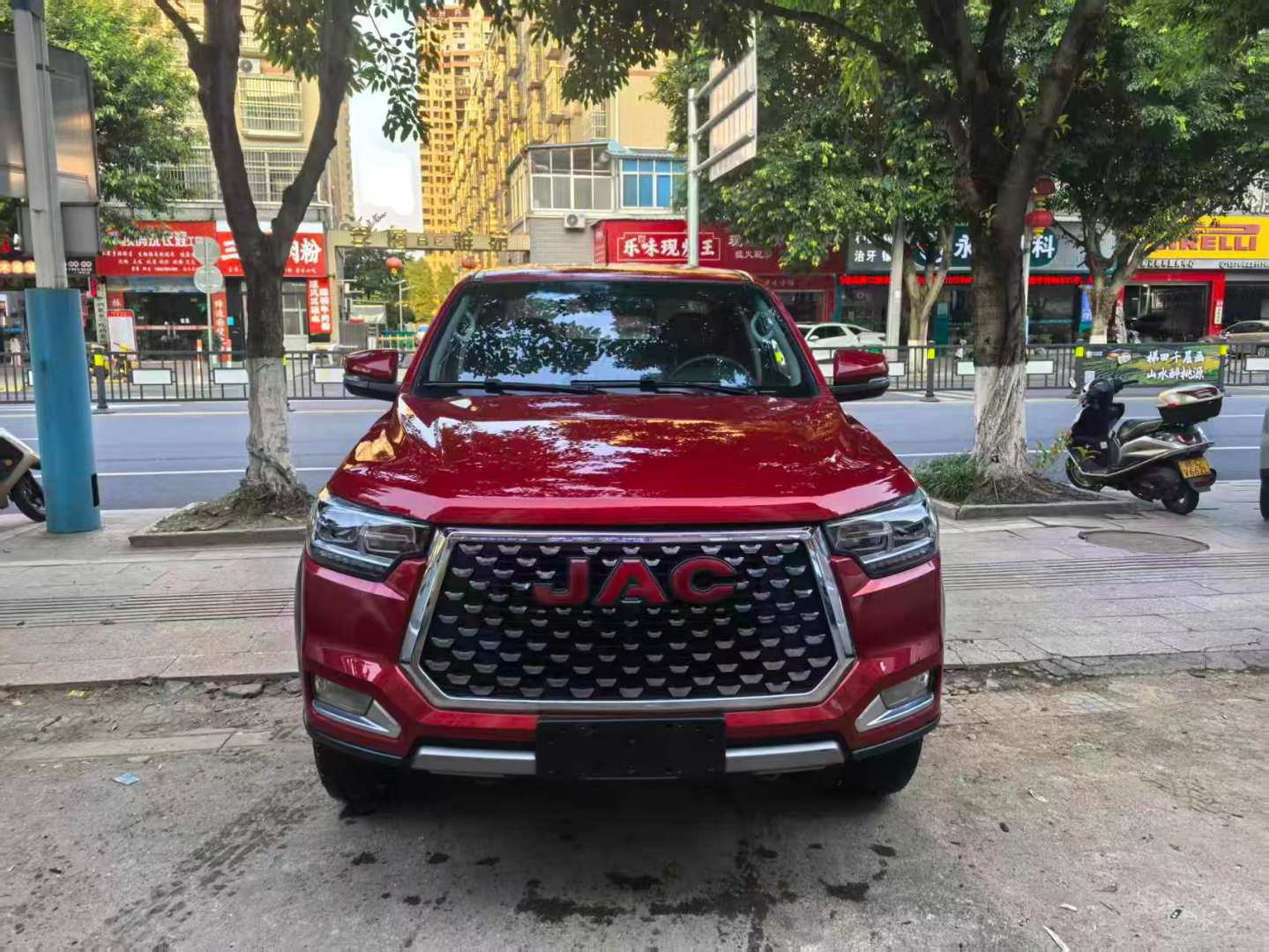 JAC T8 2.0T Automatic