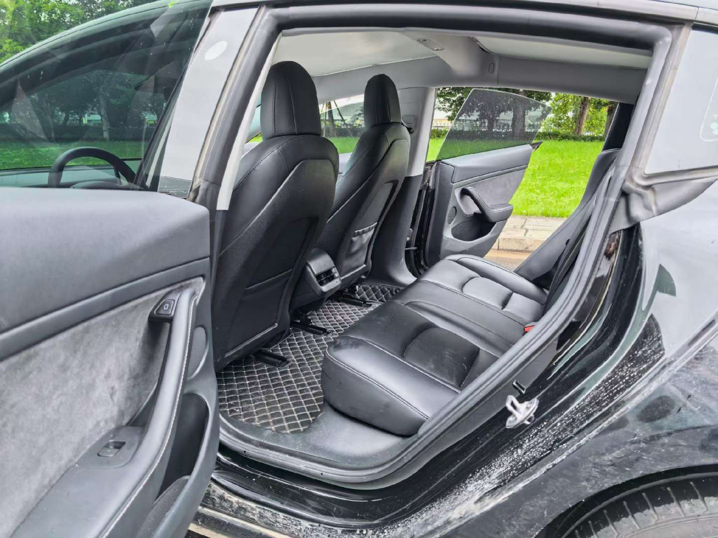 Tesla Model 2022 Rear-Wheel Drive Edition 5