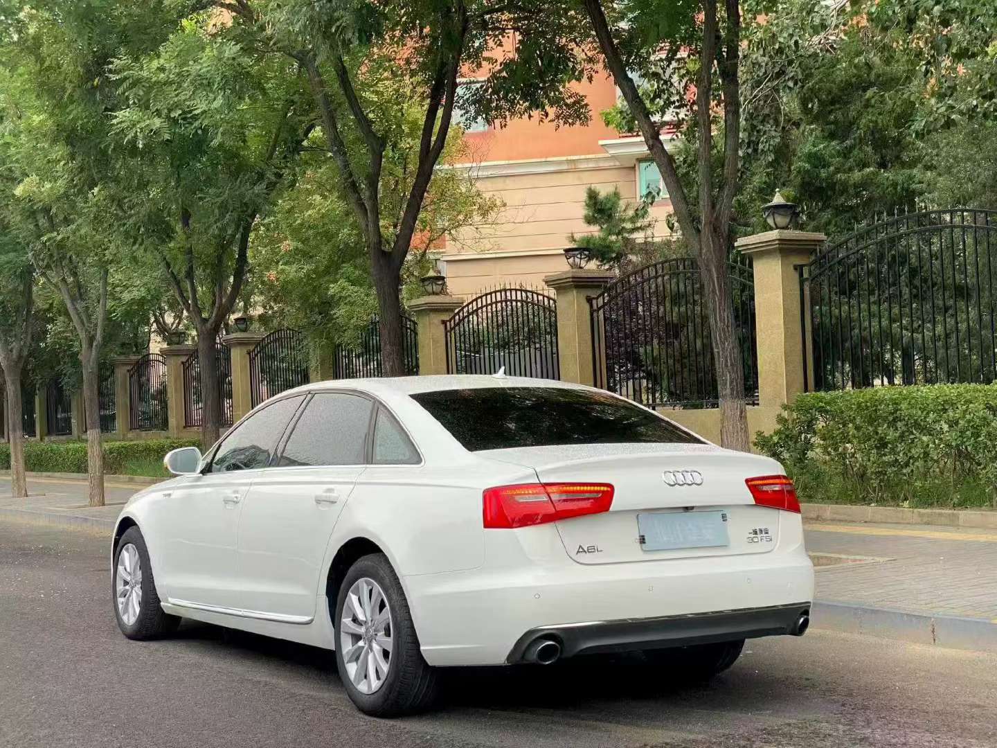 Audi A6L 2015 2.5 V6 7