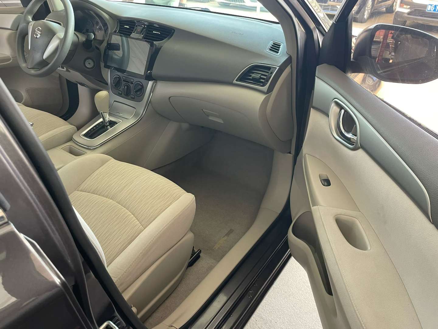 Nissan Sylphy 2013 1.6L 5