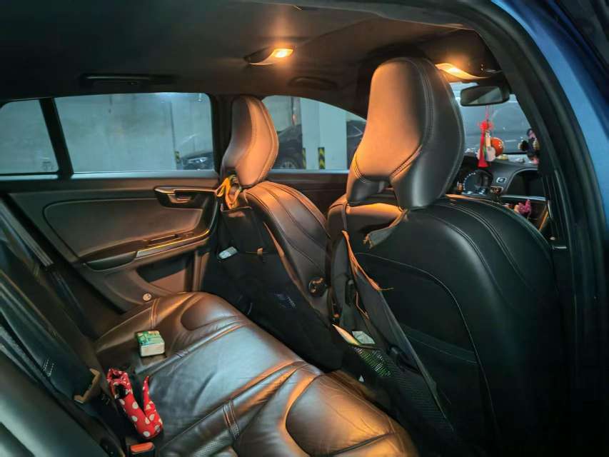 Volvo V60 2.0T Zhiyi Personal Sport Edition 5