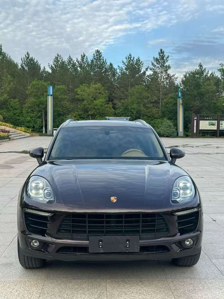 Porsche Macan 2