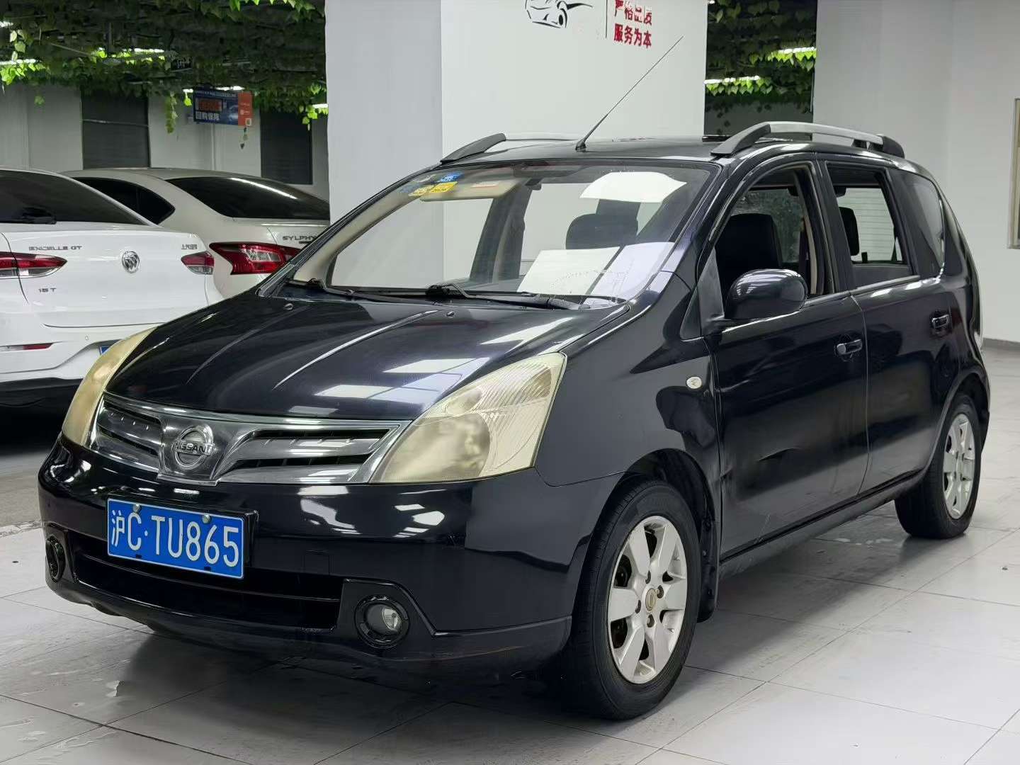 Nissan Livina 2011 Automatic 4