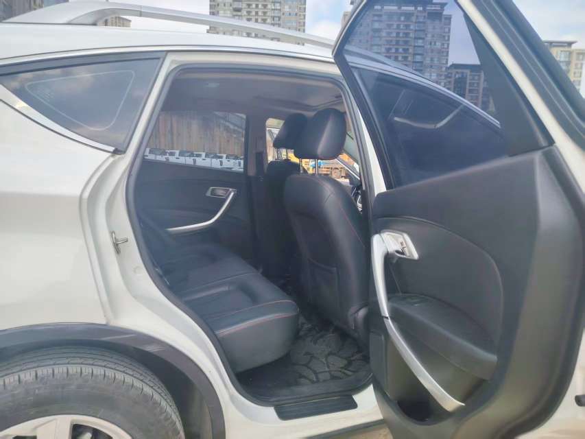 Bestune X80 2.3L Automatic 3