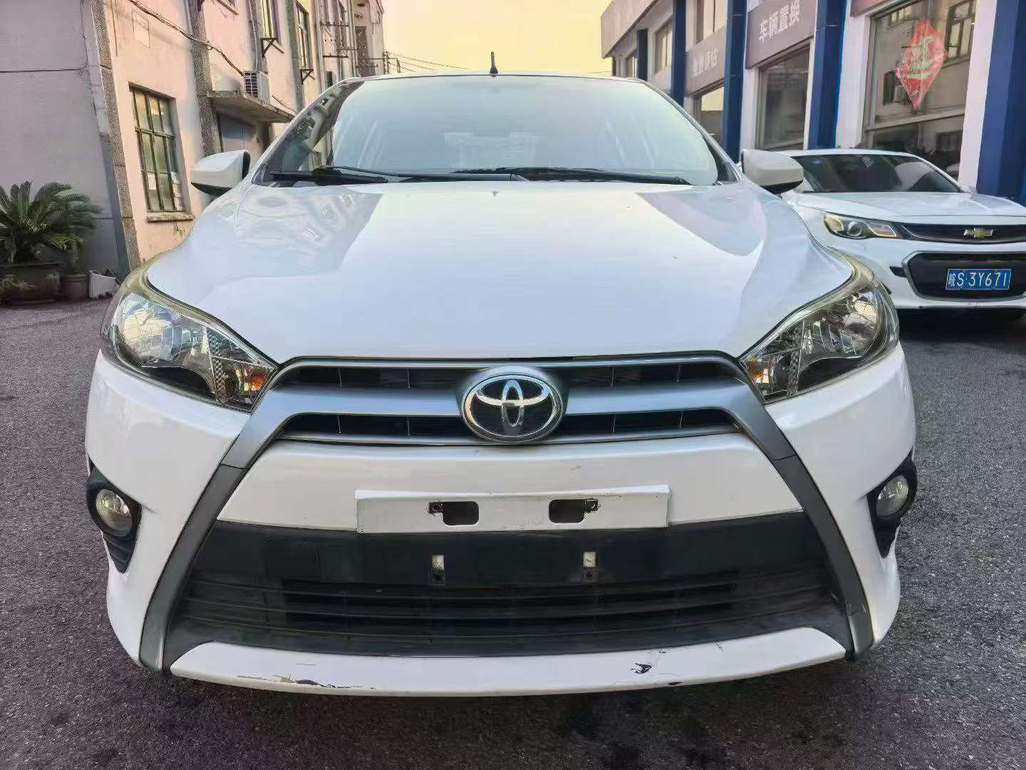 Toyota Yaris L 2015 Automatic 2