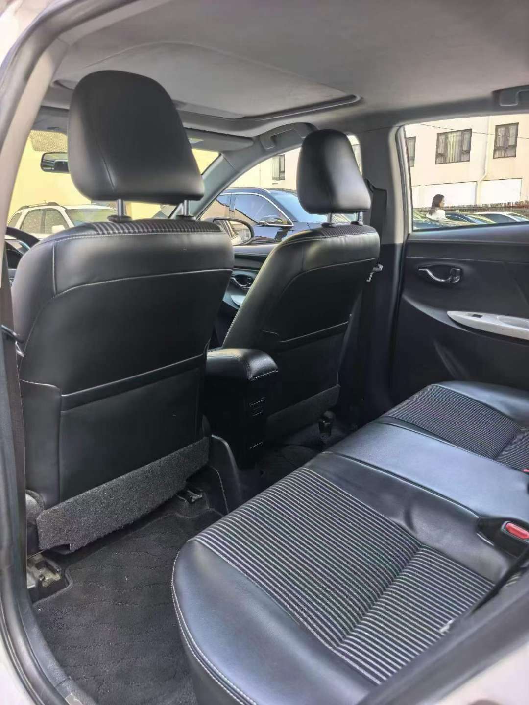Toyota Yaris L 2015 Automatic 8