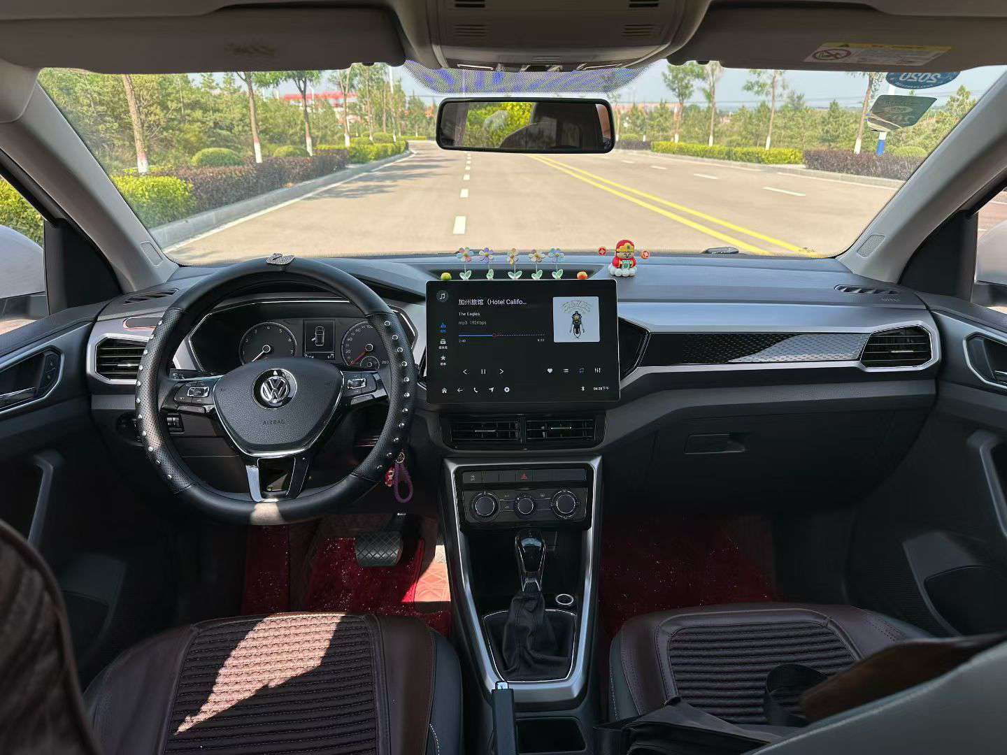 Volkswagen T-Cross 1.4T 8