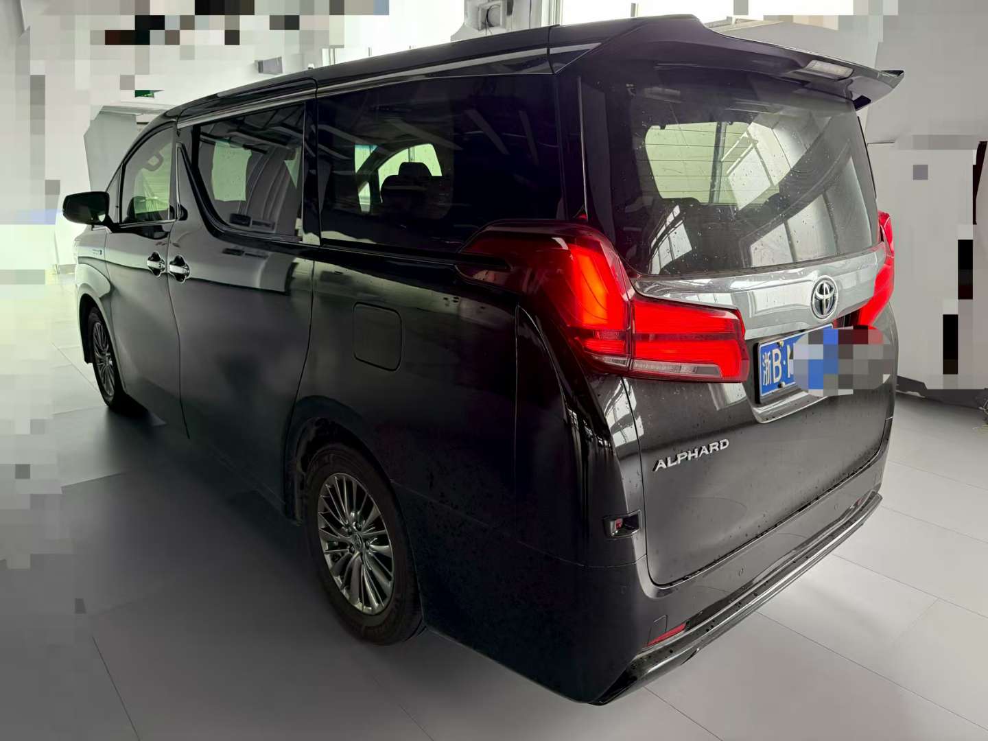 Toyota Alphard 9
