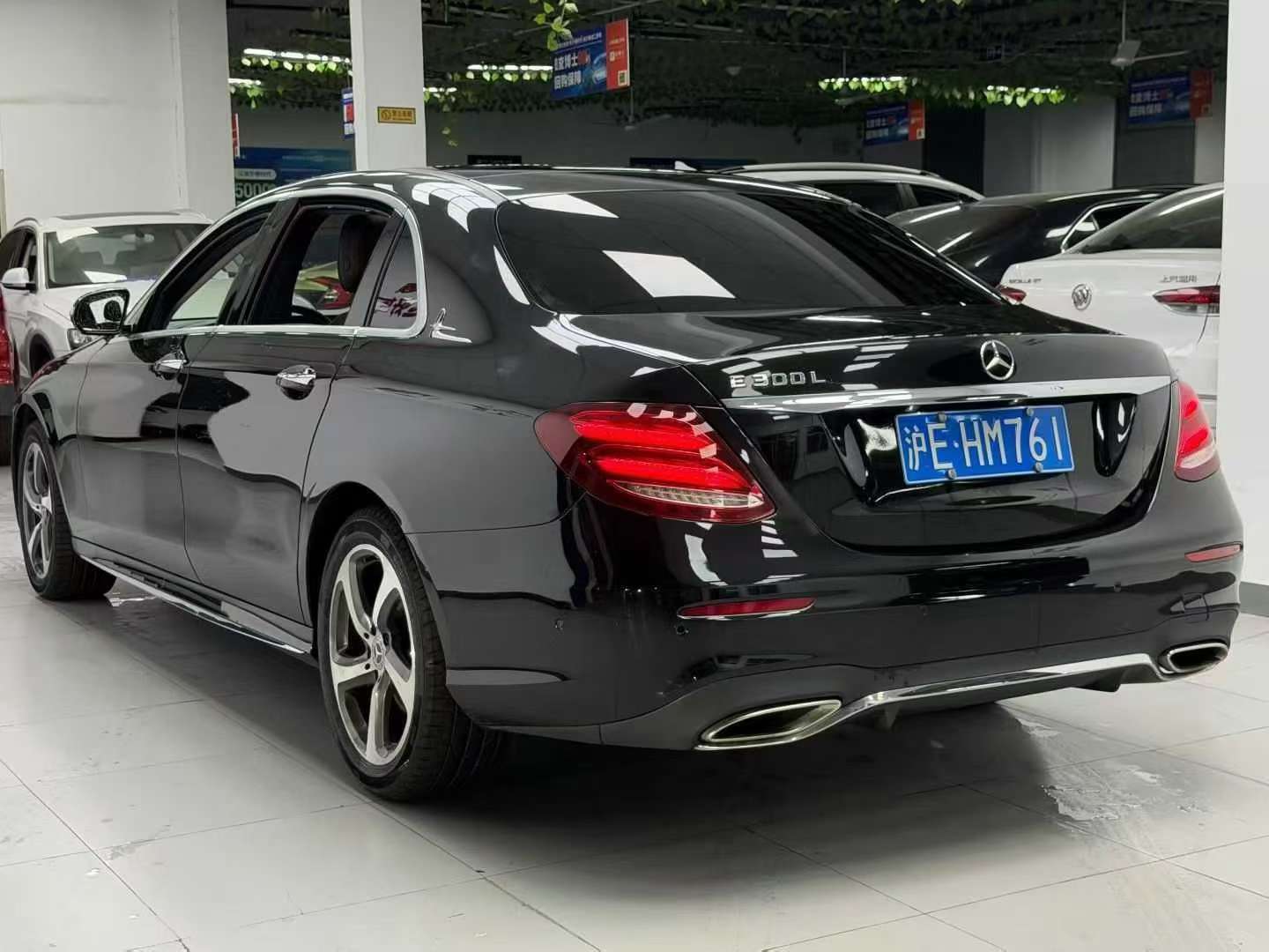 Mercedes-Benz E-Class E300L Facelift Luxury 4