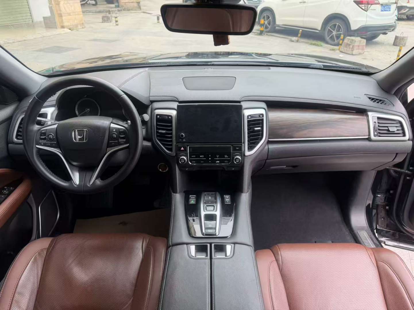 Honda UR-V AWD 2.0T Automatic 370 Premium Edition 5-Seat 7