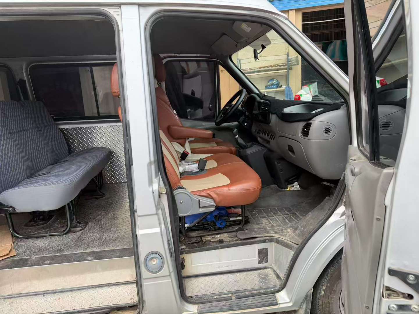 JMC Transit 2.8T Diesel 6 Seats Short Wheelbase 5