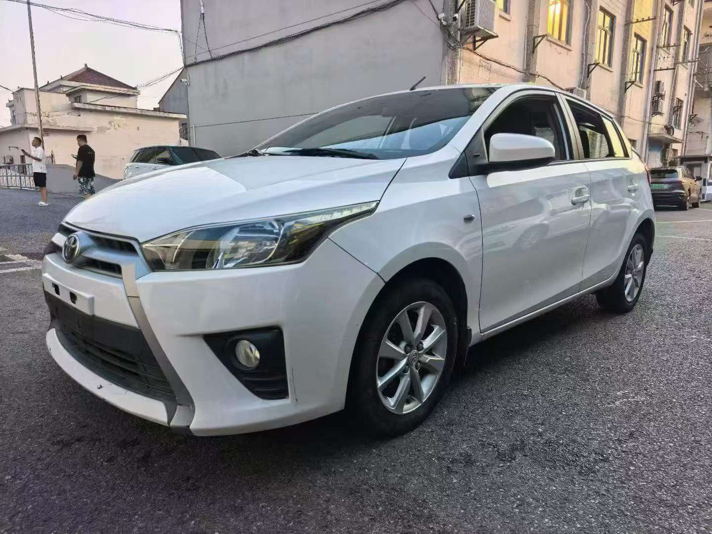 Toyota Yaris L 2015 Automatic