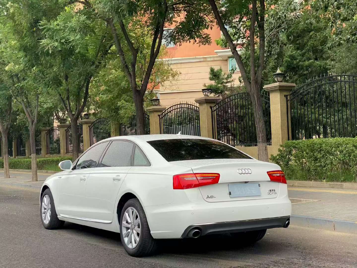 Audi A6L 2.5 6