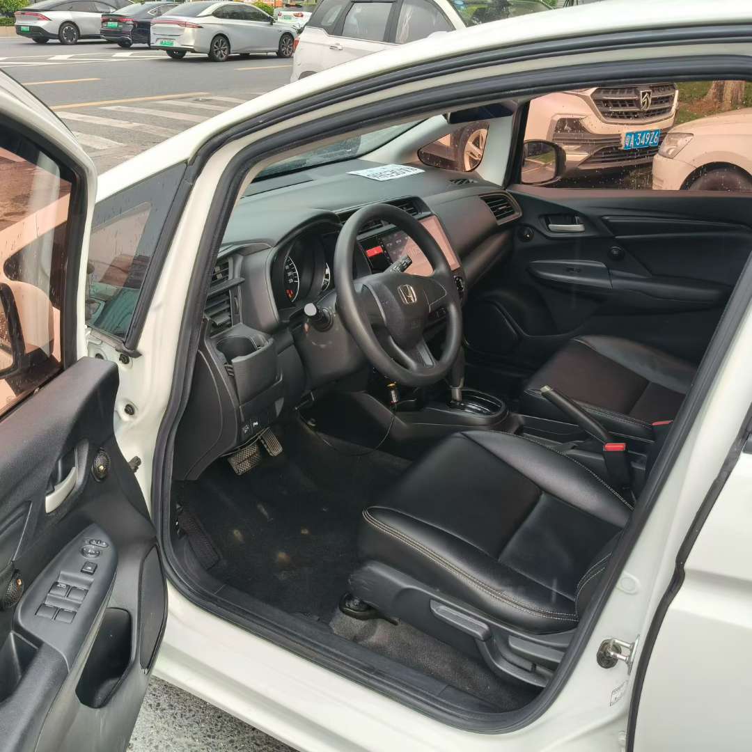 Honda Fit 1.5L CVT Fashion Sunroof 4