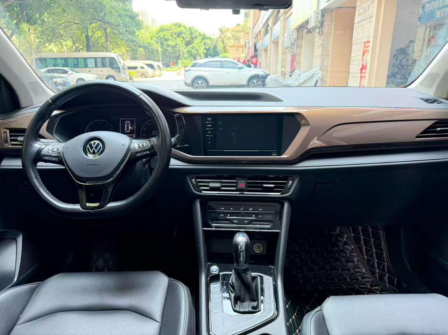 Volkswagen Tharu 1.4T FWD Comfort Edition 280 7