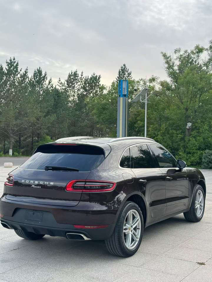 Porsche Macan 6