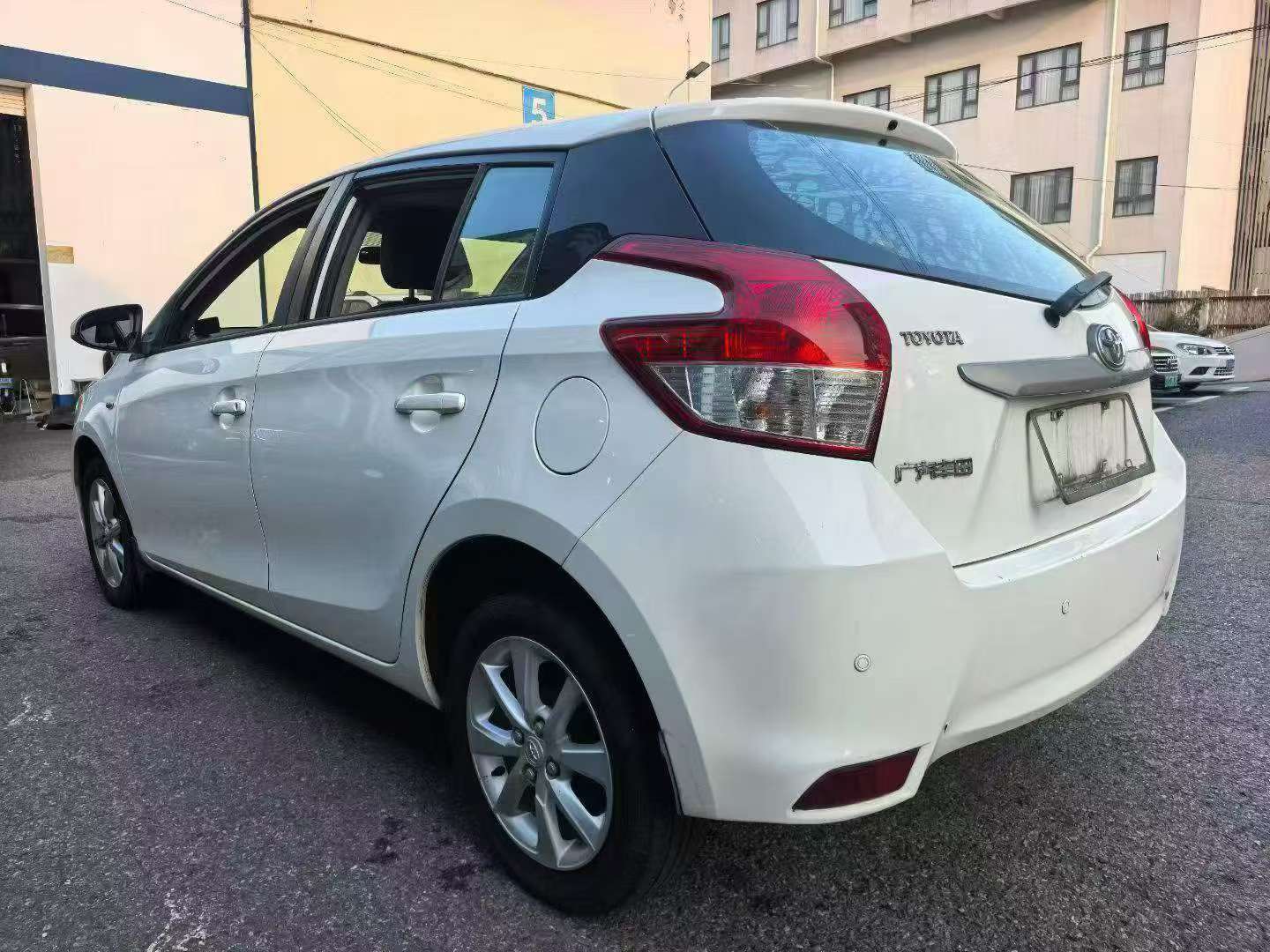 Toyota Yaris L 2015 Automatic 6