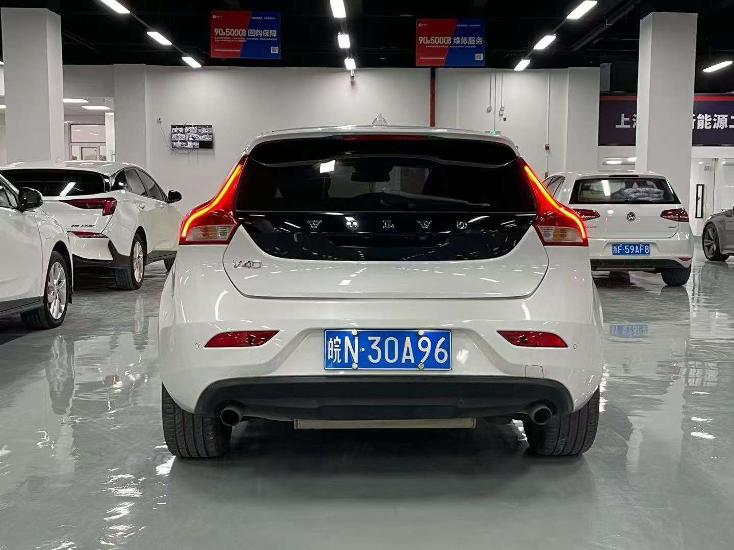 Volvo V40 1.6T 8