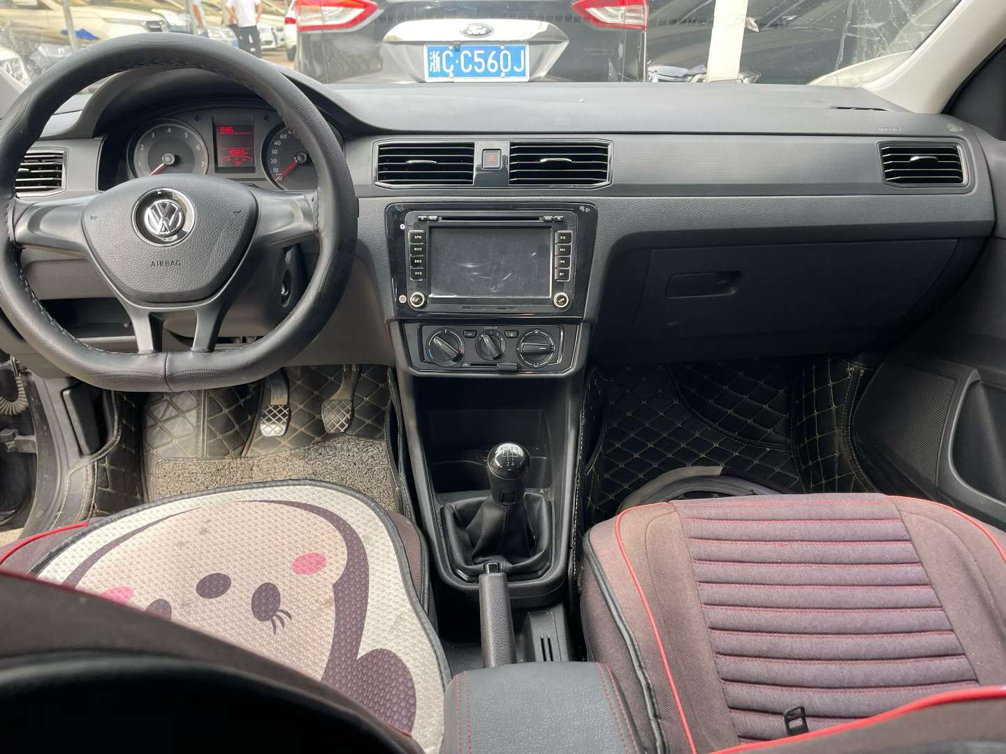Volkswagen Santana 1.4L Manual 4