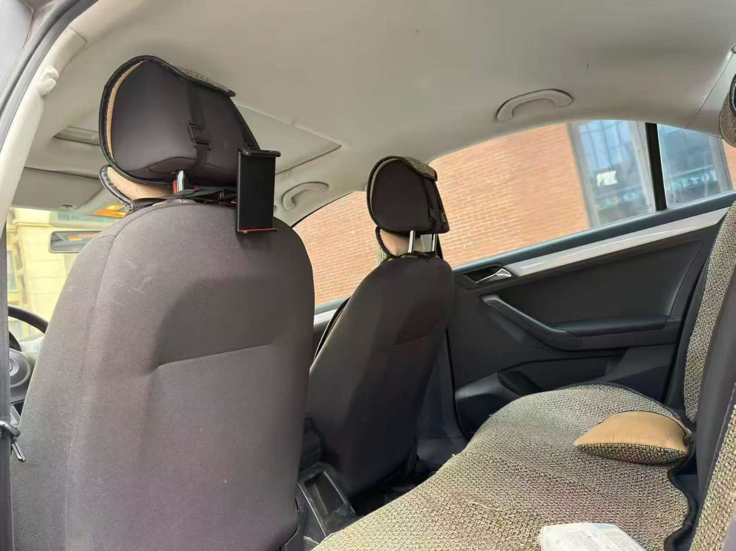 Volkswagen Jetta 1.6L Automatic Sunroof 3