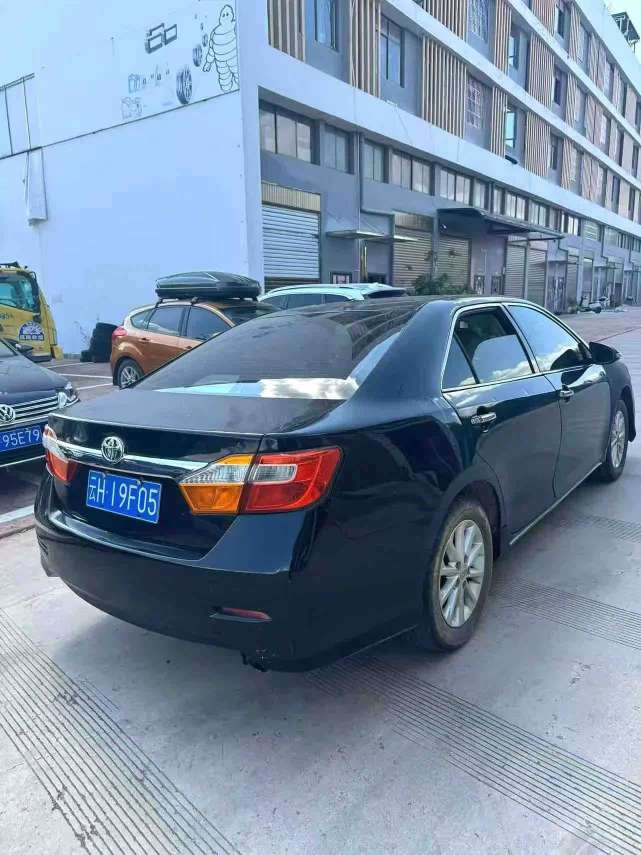Toyota Camry 2