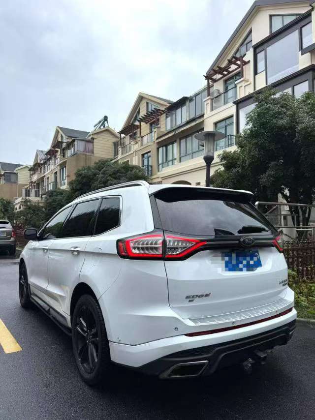 Ford Edge 2018 2.0T 245 AWD Sport 7-Seater 3