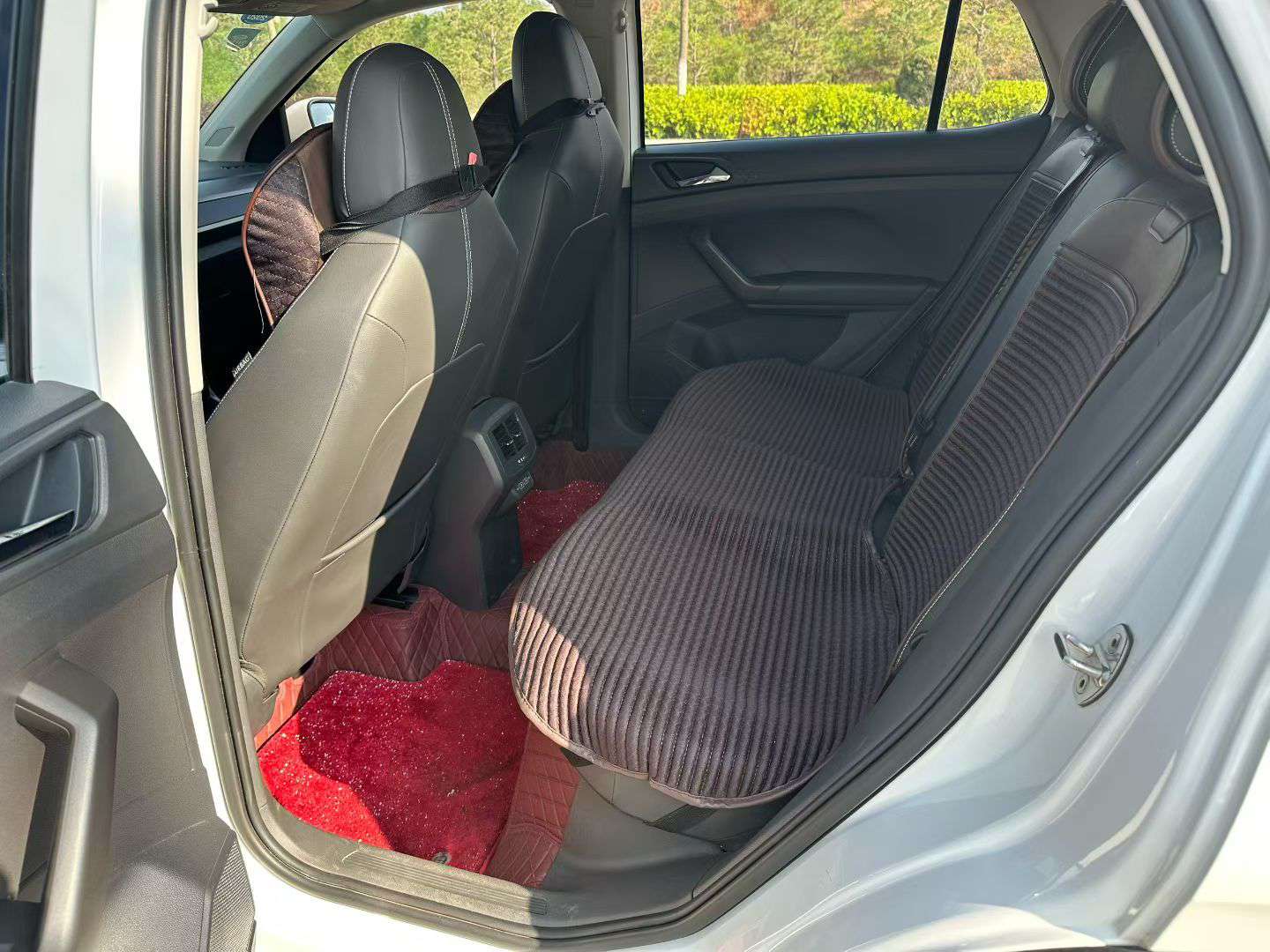 Volkswagen T-Cross 1.4T 9