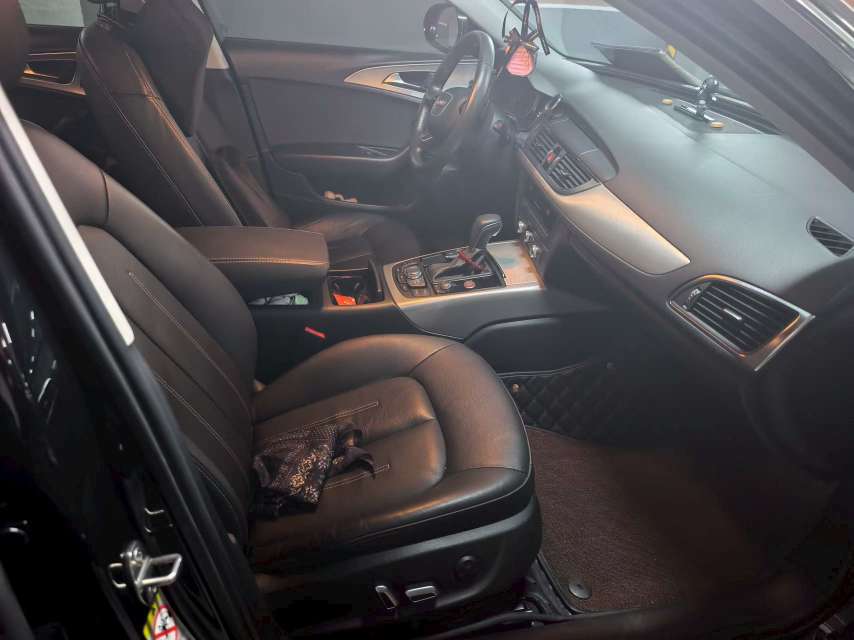 Audi A6 2.0T 30th Anniversary Fashion Edition 4
