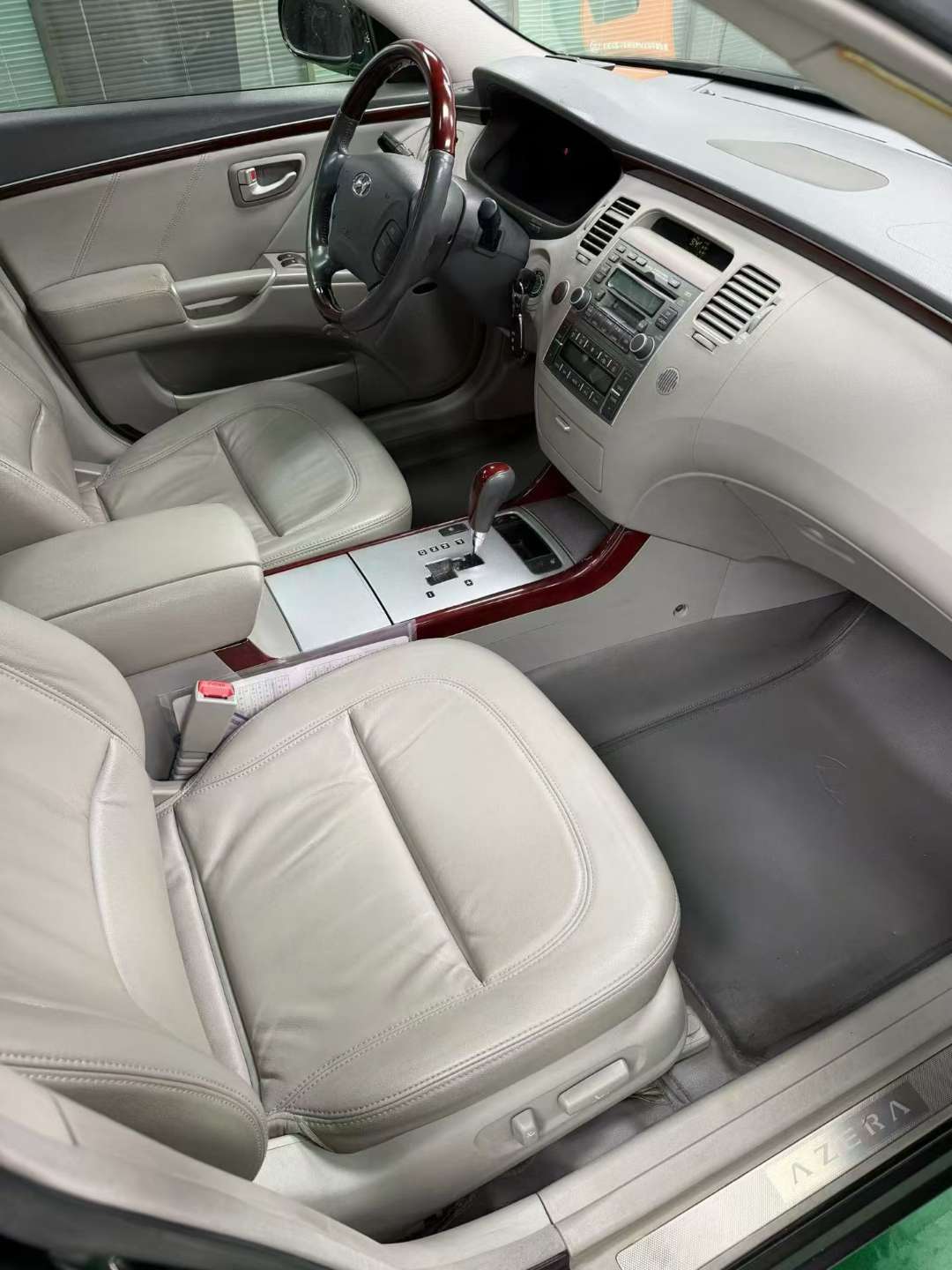 Hyundai Azera 3.3L V6 5