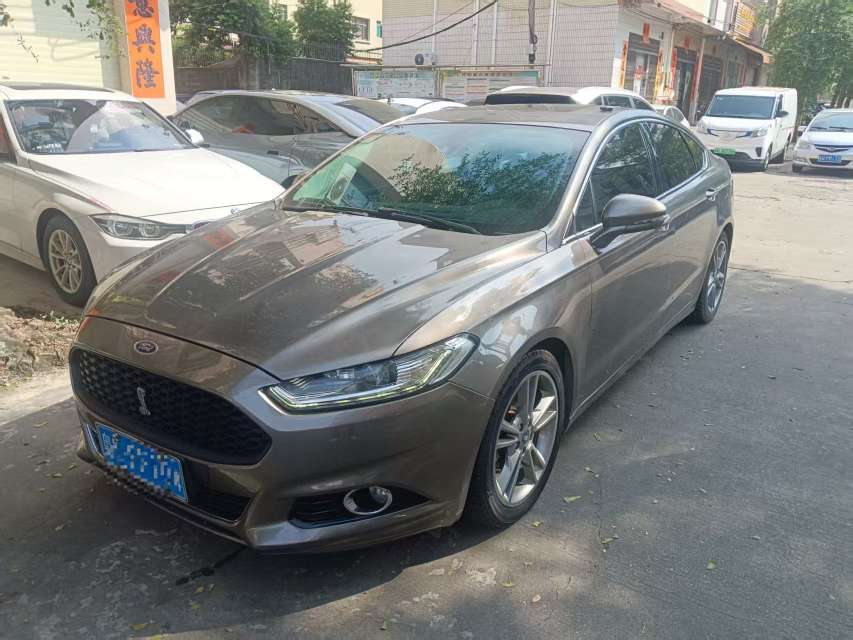 Ford Mondeo 2.0T Luxury Edition