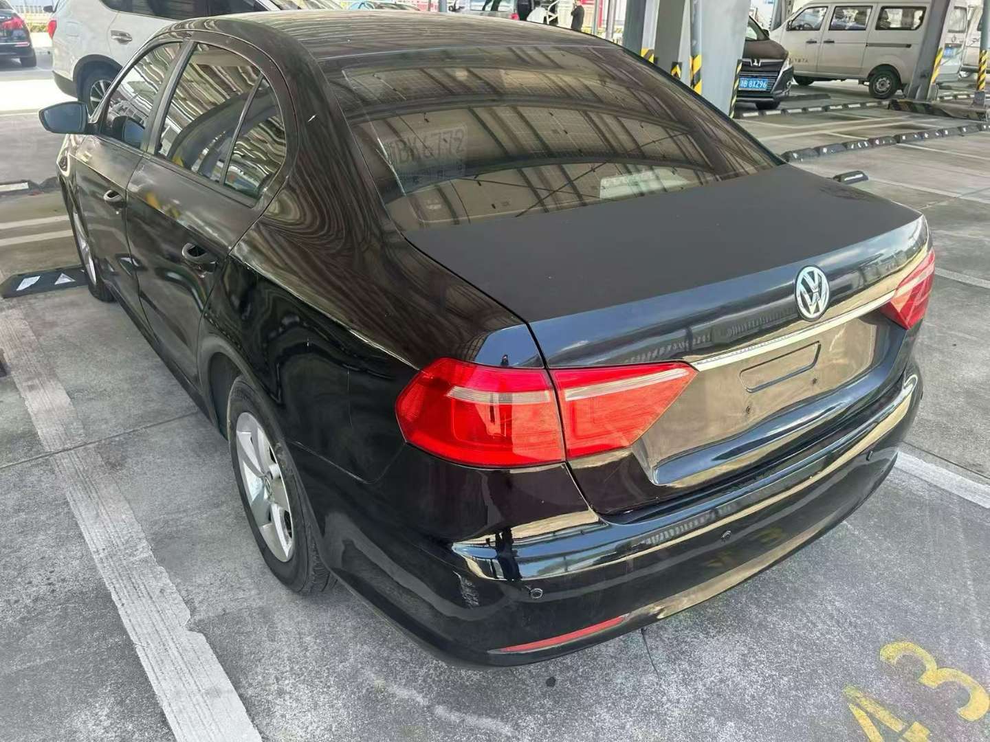 Volkswagen Lavida 1.6L Automatic 6