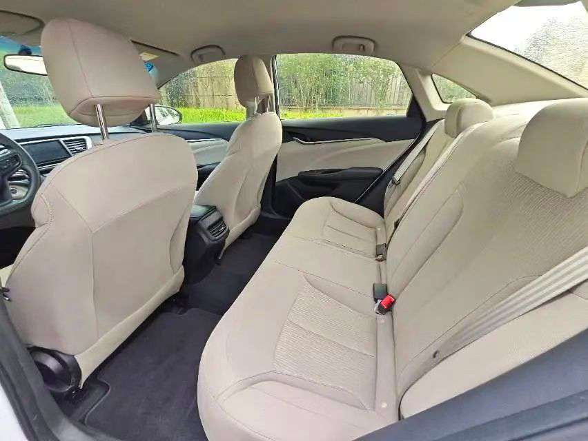 Buick Excelle 1.5L Automatic Sunroof 6