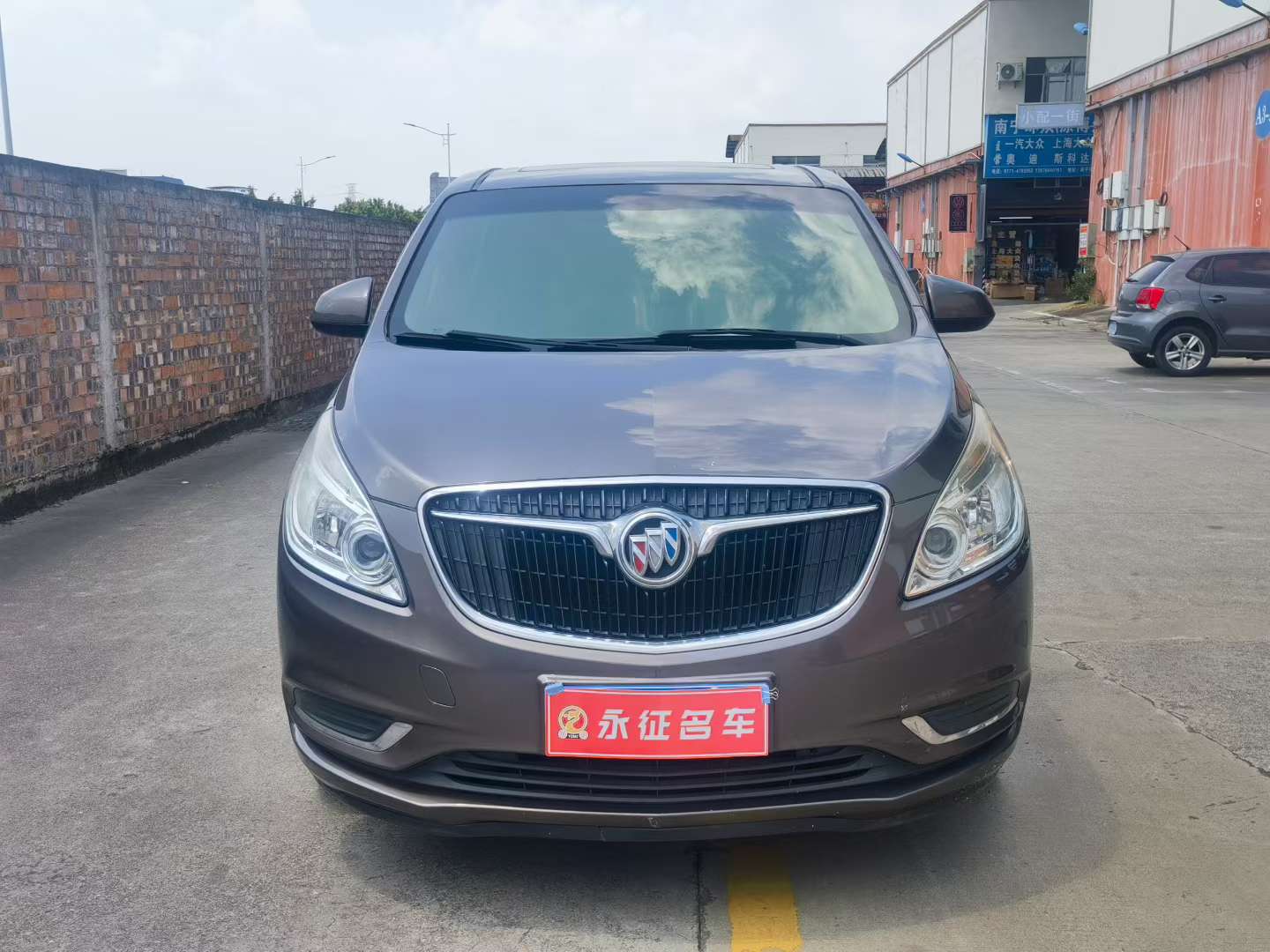 Buick GL8 2